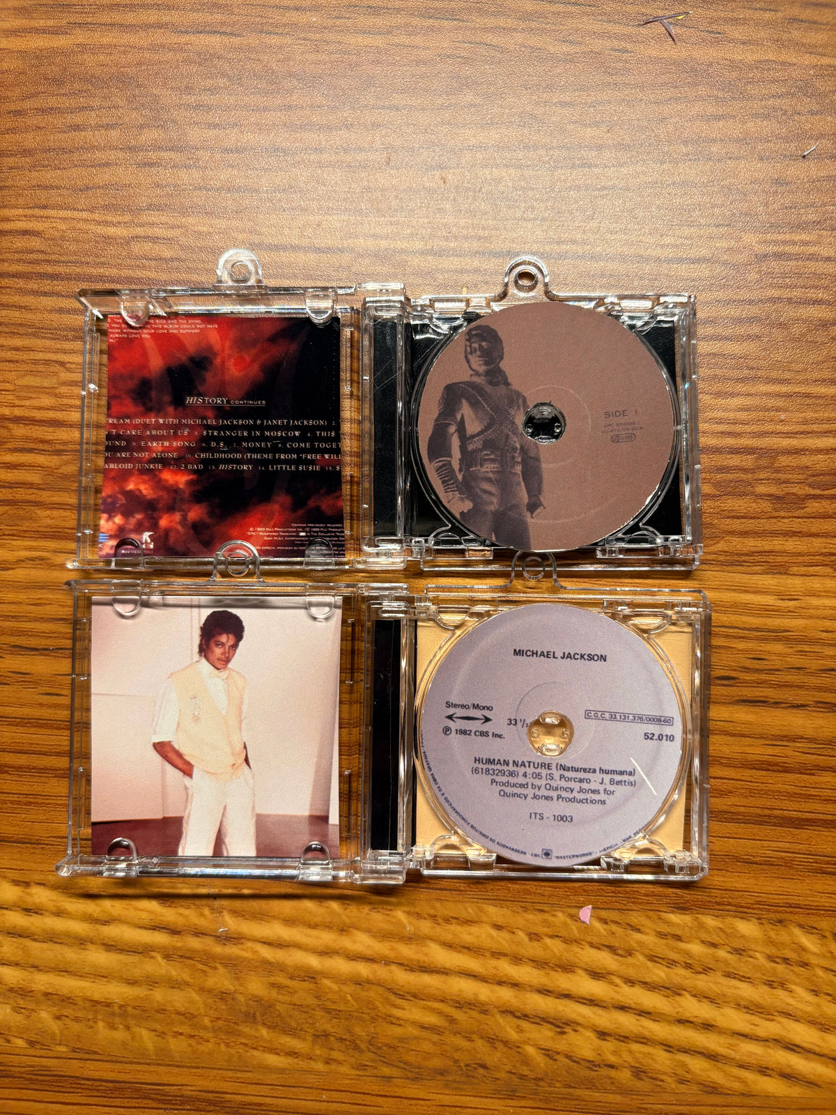 [NEW] MJ CD Keychain