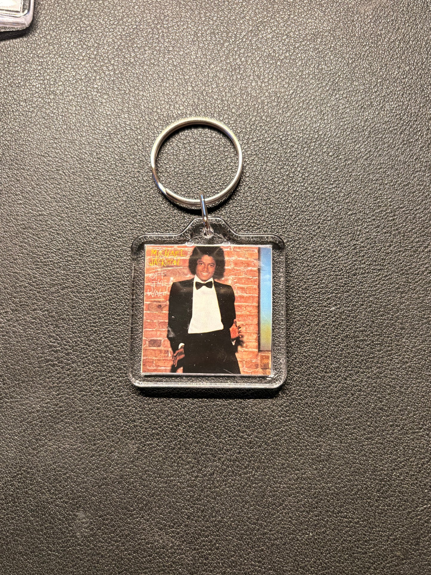 [NEW] MJ Album Keychains